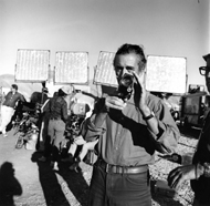 Antonioni sul set di Zabriskie Point © foto Bruce Davidson / Magnum Photos / Contrasto